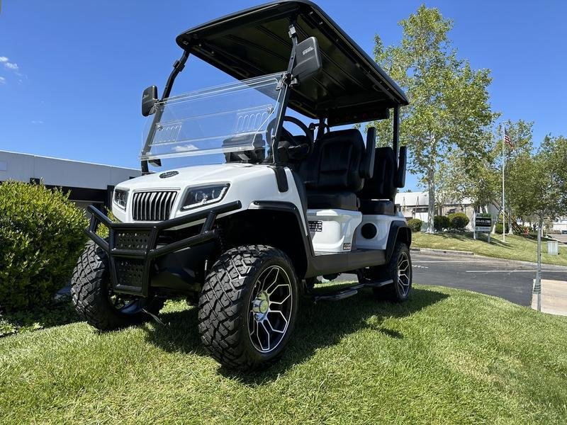 C63A49B9-5C3F-4E80-B77E-D971F8A2A03D 2025 Evolution D5 Maverick 4 Passenger Electric Golf Cart for Sale - Image 1