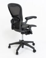 Herman Miller Aeron Chair For Sale Fully Featured Model, Size B - Image 5