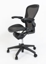 Herman Miller Aeron Chair For Sale Fully Featured Model, Size B - Image 4